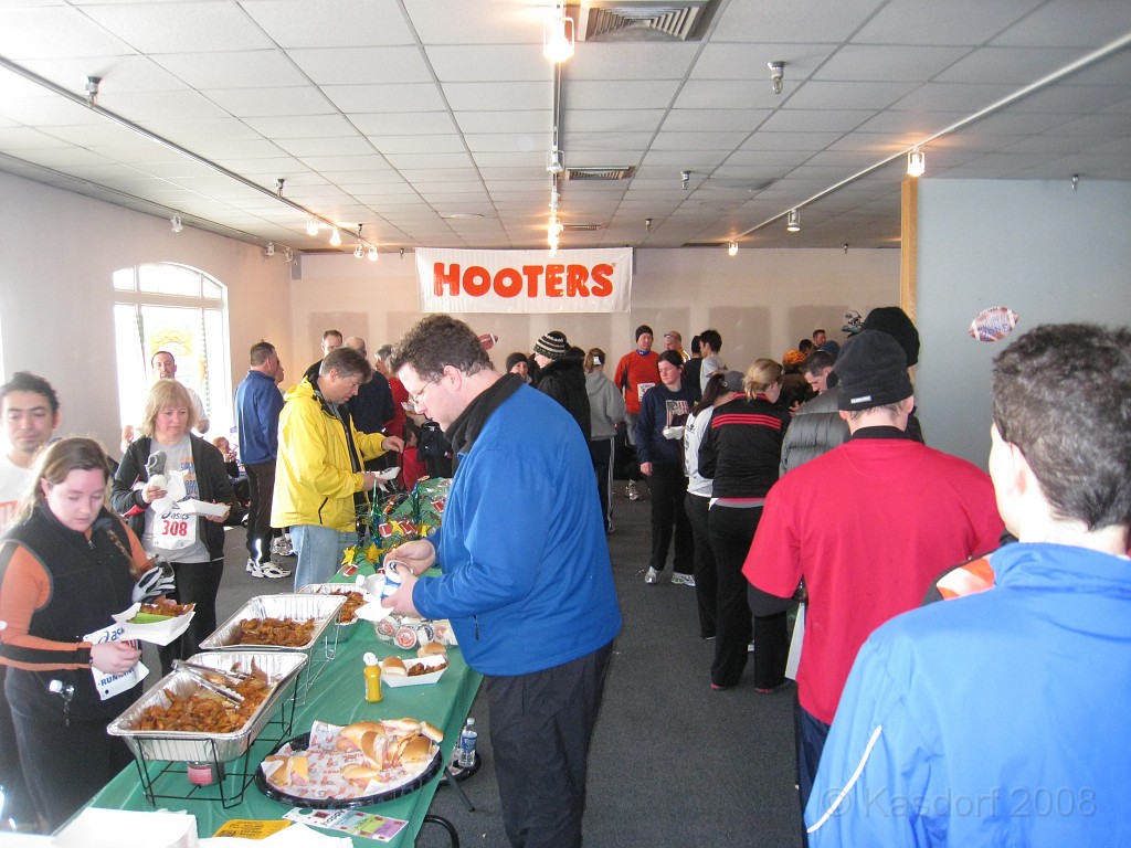 Super 5K 2009 014.jpg - February 1, 2009 It's Super Bowl Sunday! Before I sit down to pig out on hot wings and pizza a fast 5K run in Novi Michigan.